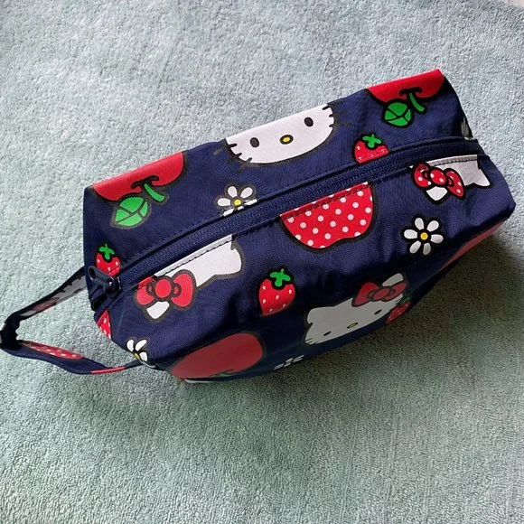 NWT BAGGU Dopp Kit, Hello Kitty & Apple - Picture 3 of 8